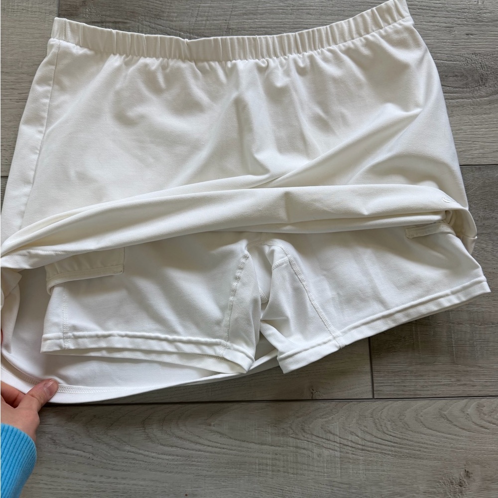 Nike White Women's Tennis Skirt with shorts - Picture 3 of 6